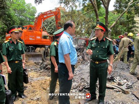 Vụ máy bay rơi ở Hòa Lạc: Bộ Quốc phòng chỉ đạo khắc phục hậu quả vụ việc - Hình 1