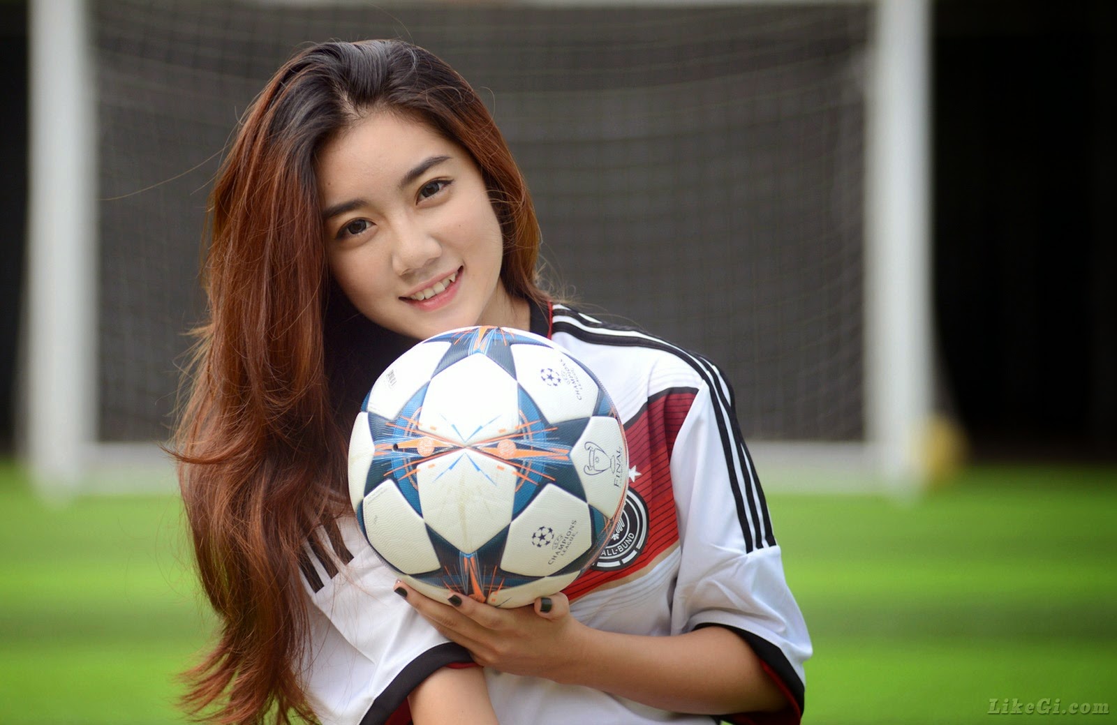 Vũ Minh Phương - Nữ sinh 9x là fan cuồng nhiệt của đội tuyển Đức - Hình 3