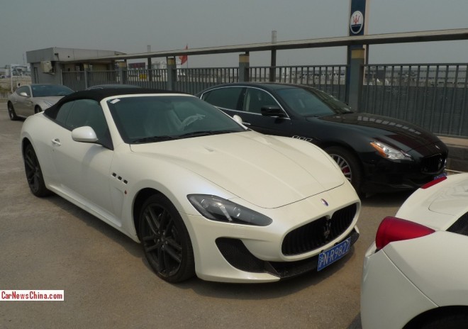 Bãi đỗ toàn siêu xe Ferrari và Maserati ở Trung Quốc - Hình 2