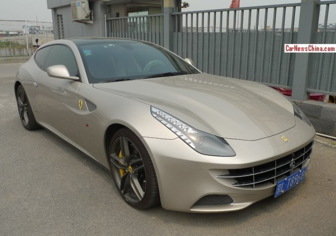 Bãi đỗ toàn siêu xe Ferrari và Maserati ở Trung Quốc - Hình 4