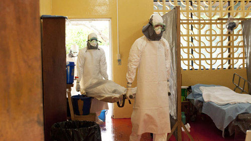 Dịch Ebola tồi tệ nhất trong lịch sử: Lây qua đường hô hấp - Hình 1