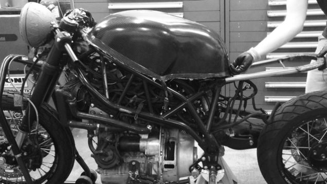 Độc: Café-Racer máy dầu dùng nhiên liệu từ mỡ lợn - Hình 4