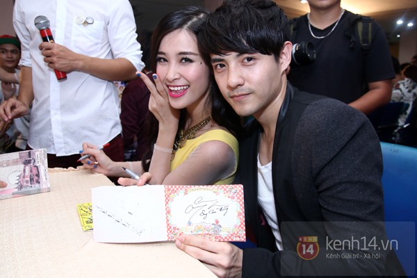 Fan chen chúc nhau xin chữ kí dàn sao Vpop - Hình 15