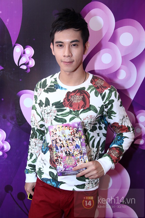Fan chen chúc nhau xin chữ kí dàn sao Vpop - Hình 7