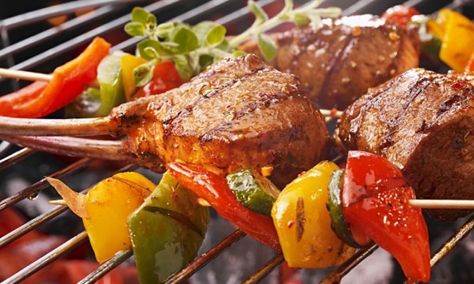 Những thực phẩm kỵ rượu bia khó ngờ - Hình 6