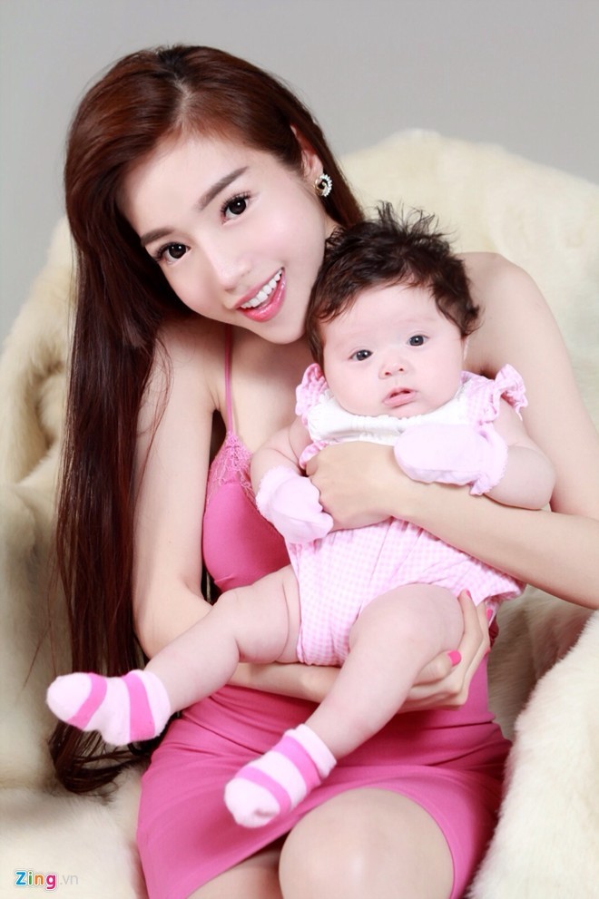 5 hot girl gây sốc khi bất ngờ lấy chồng, sinh con năm 2014 - Hình 14
