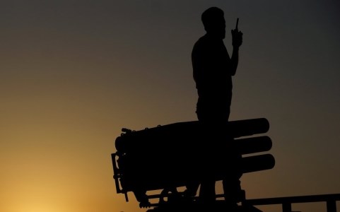 Mỹ không nên trang bị tên lửa vác vai cho phe đối lập ở Syria - Hình 1
