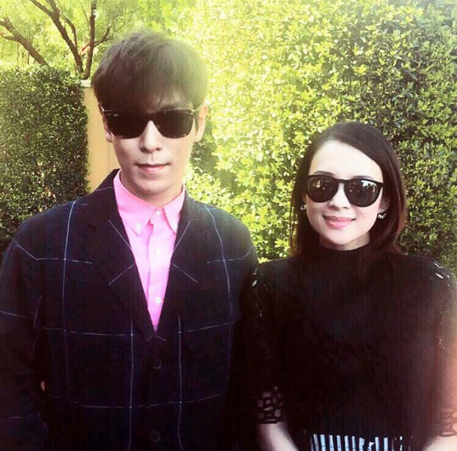 Sau Seungri, T.O.P khoe ảnh chụp cùng Chương Tử Di - Hình 1