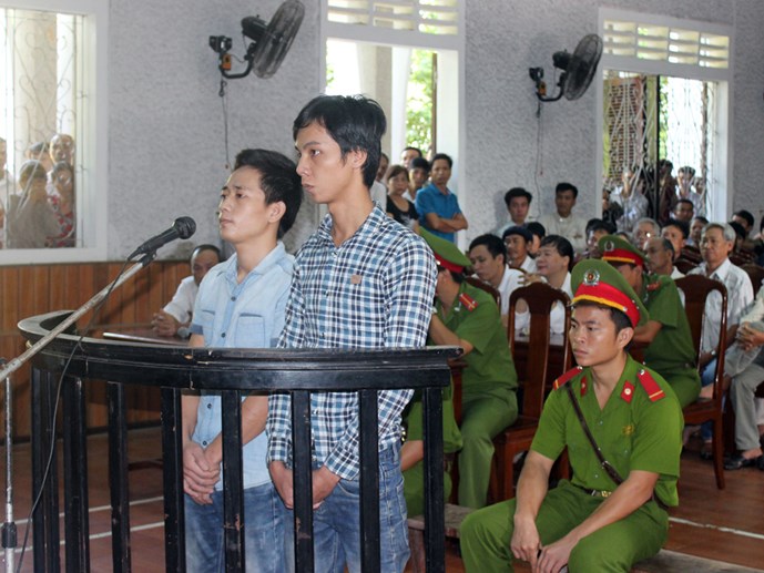 Đánh công an, vu vạ công an đánh dân, lãnh án 35 tháng tù - Hình 1