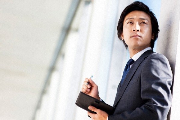Đau đớn và ám ảnh vì bí mật trong những trang nhật ký bị xé của vợ - Hình 1