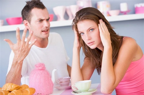 Ghê sợ với thủ đoạn đánh ghen của chồng tôi - Hình 1