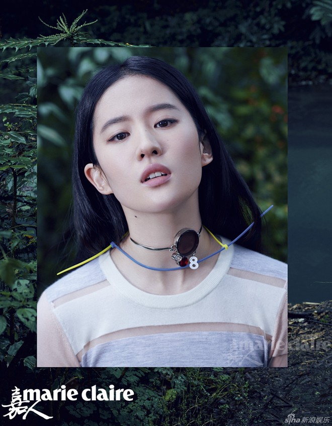 Lưu Diệc Phi buông lơi vai trần giữa rừng - Hình 3