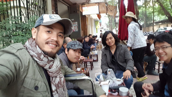 Trần Lập ngồi xe lăn đón sinh nhật - Hình 2