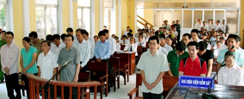 Vụ 5 ngân hàng bị lừa hàng trăm tỉ: Tăng án với 14/25 bị cáo - Hình 2