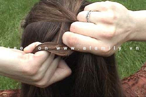Cách tết tóc đuôi sam xinh yêu kiểu Pháp - Hình 6