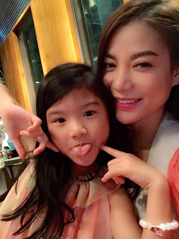 Soi nhất cử nhất động của sao Việt (1/2) - Hình 2