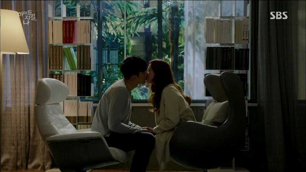 Hyun Bin, Han Ji Min liên tục hôn trong tập cuối Bởi vì yêu anh - Hình 4