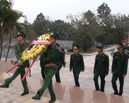 Lãnh đạo Bộ đội Biên phòng Quảng Bình dâng hương viếng mộ Đại tướng - Hình 2