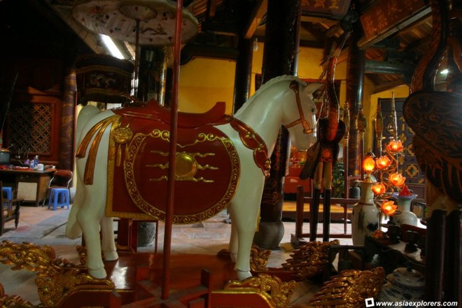 Những đền, chùa được thăm viếng nhiều nhất ngày rằm - Hình 2