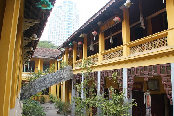 Những đền, chùa được thăm viếng nhiều nhất ngày rằm - Hình 12