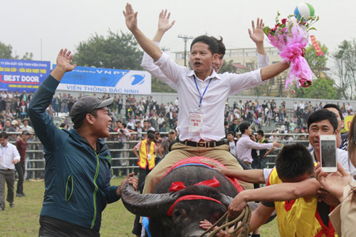 Thót tim xem màn hãm ngưu vương - Hình 9