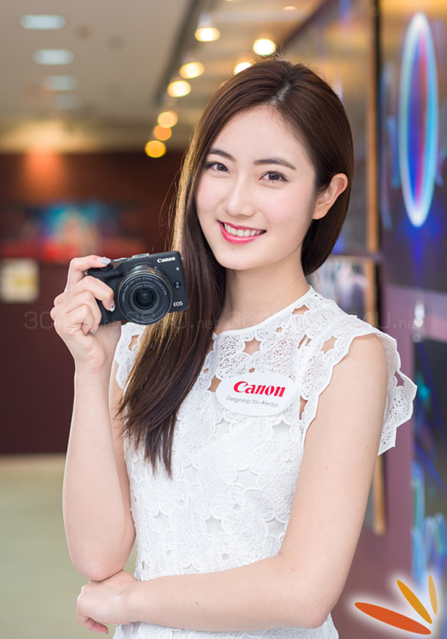 Ngắm Vẻ Đẹp Thánh Thiện Bên Máy Ảnh Canon - Người Đẹp - Việt Giải Trí