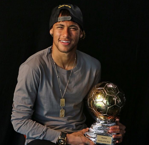 Neymar đưa em gái đi xem bóng rổ với Alves - Hình 7