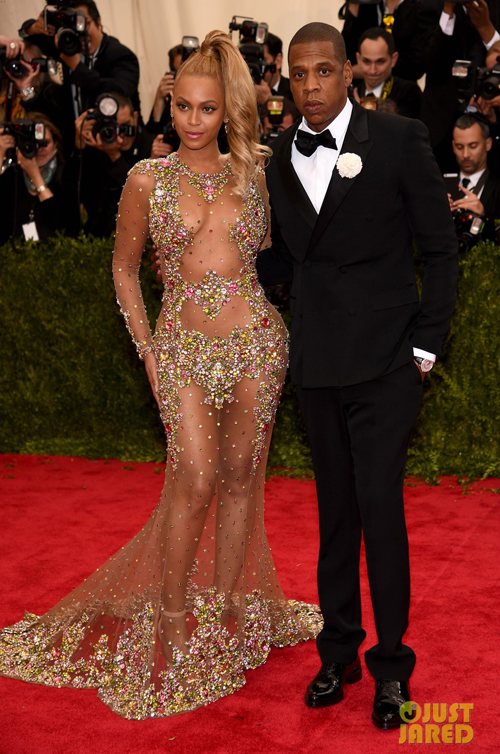 Beyonce, J.Lo gần như nude trên thảm đỏ Met Gala - Hình 5