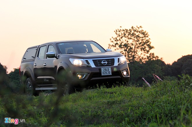 Chạy thử NP300 Navara 2015: Đối thủ đáng gờm của Ford Ranger - Hình 1