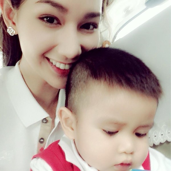 Hình ảnh hạnh phúc của mẹ con MC Quỳnh Chi khi chưa bị chia cách - Hình 7
