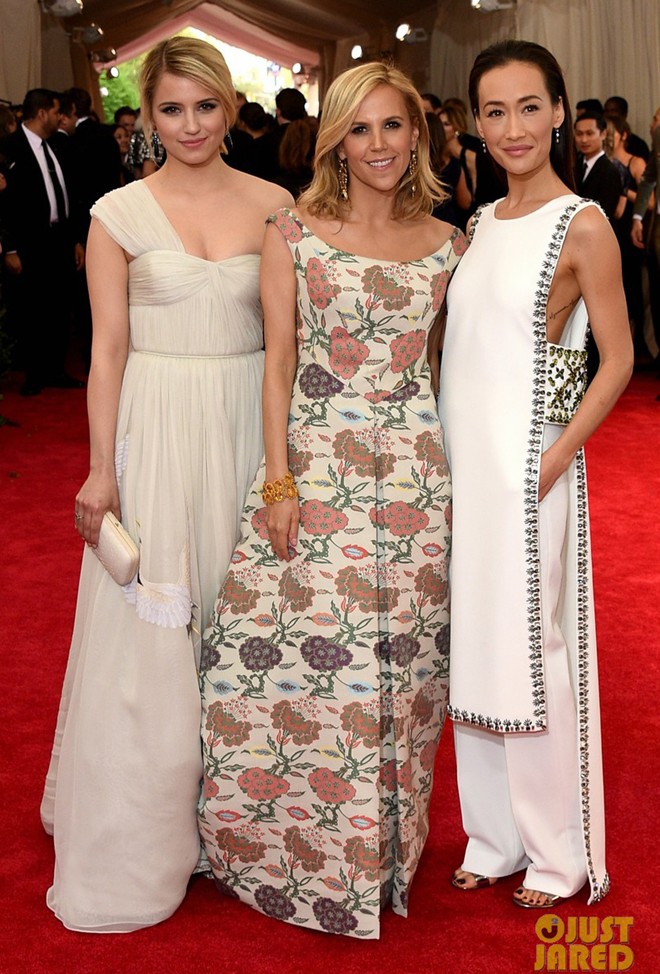 Maggie Q diện áo dài cách điệu trên thảm đỏ Met Gala - Hình 1