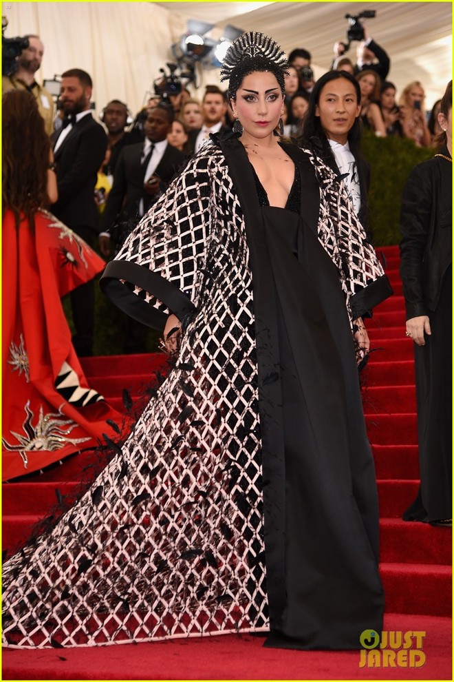 Maggie Q diện áo dài cách điệu trên thảm đỏ Met Gala - Hình 10
