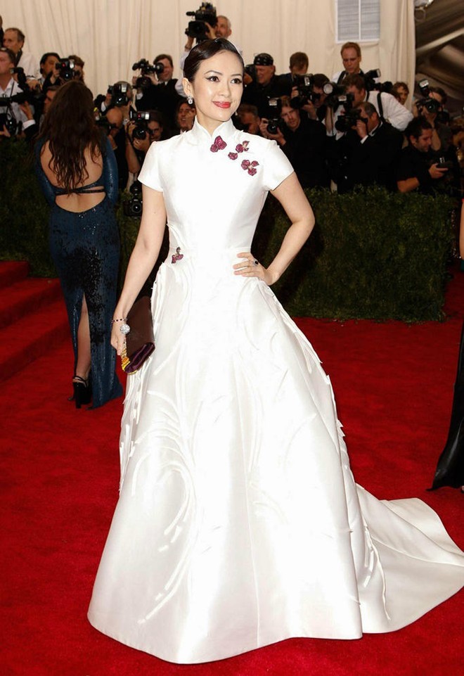 Maggie Q diện áo dài cách điệu trên thảm đỏ Met Gala - Hình 6