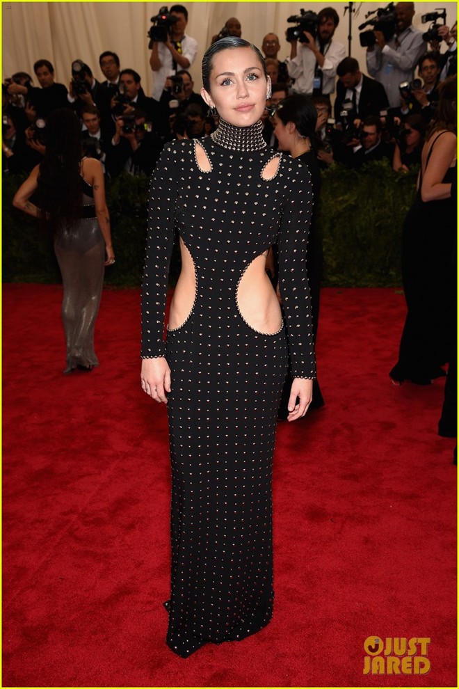 Maggie Q diện áo dài cách điệu trên thảm đỏ Met Gala - Hình 15