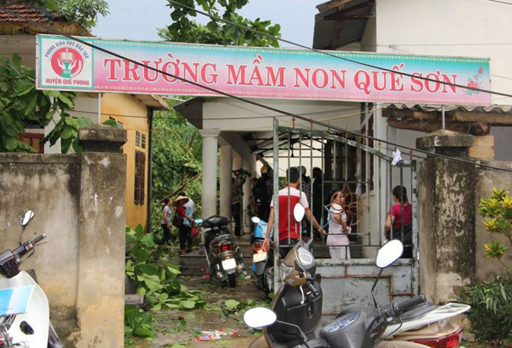 Mưa lôc lớn, hang trăm ngôi nha tốc mai, hư hong - Hình 4