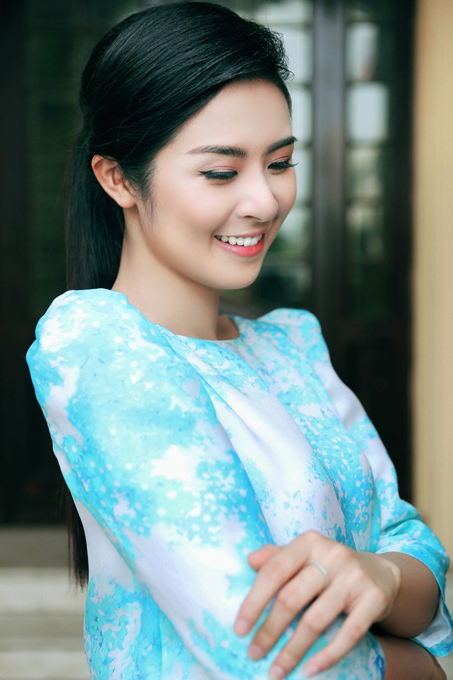 Ngọc Hân khoe nét duyên nhẹ nhàng với trang phục pastel - Hình 6