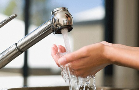 Tiền Giang mở 70 vòi nước miễn phí cứu khát cho dân nghèo - Hình 1