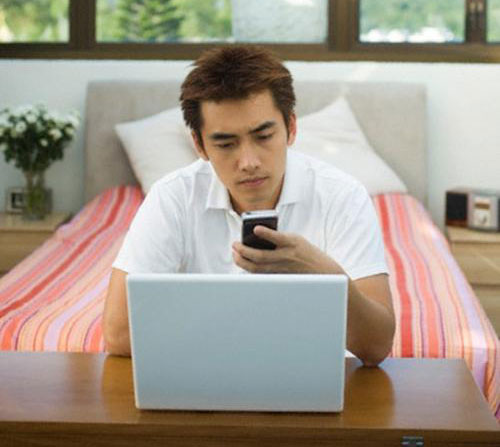 Bí mật khủng khiếp của bạn gái qua chiếc cúc áo bị đứt - Hình 2