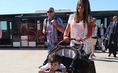 Bồ Messi dẫn đầu dàn WAGs Barca đại náo Berlin - Hình 3
