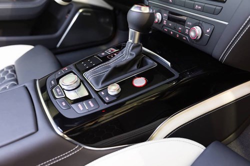 Tăng độ nổi bật cho Audi RS6 với tông màu độc - Hình 8
