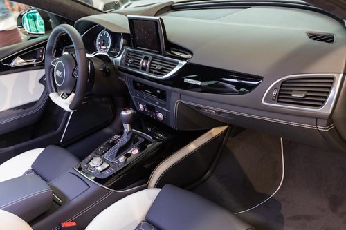 Tăng độ nổi bật cho Audi RS6 với tông màu độc - Hình 5