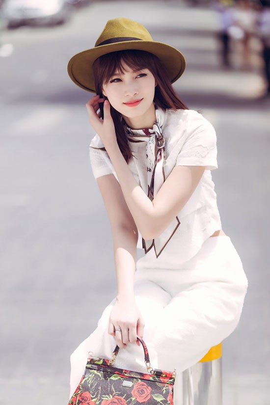 Chấm điểm phong cách thời trang đường phố của hoa hậu Việt - Hình 4