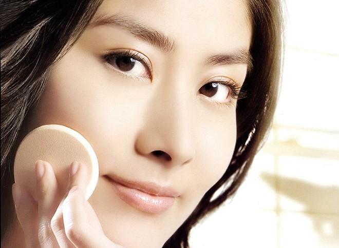 Mách nàng bí quyết trang điểm để chụp ảnh tự sướng xinh ngày 8/3 - Hình 2