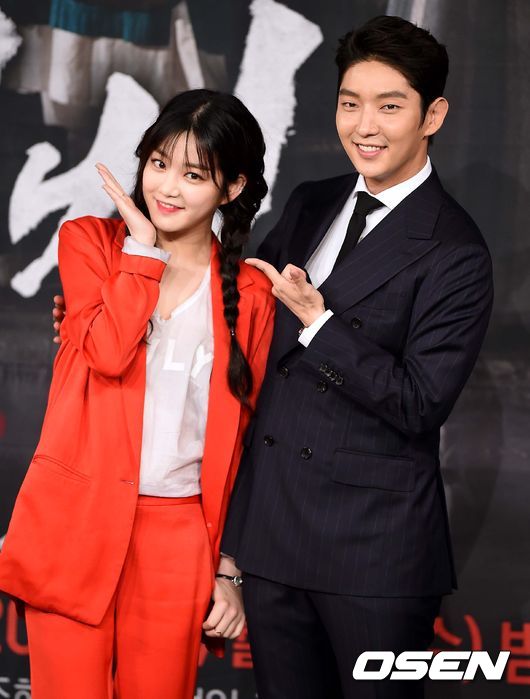 Nàng Cháo Kim So Eun trễ nải vai trần - Hình 7