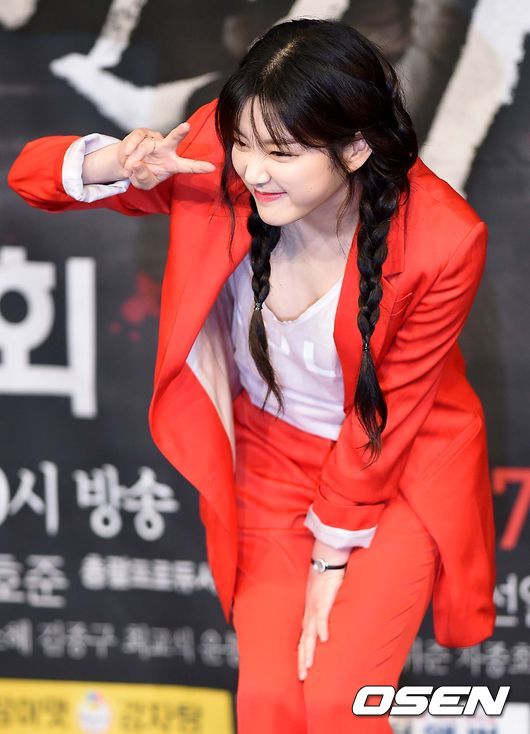 Nàng Cháo Kim So Eun trễ nải vai trần - Hình 9