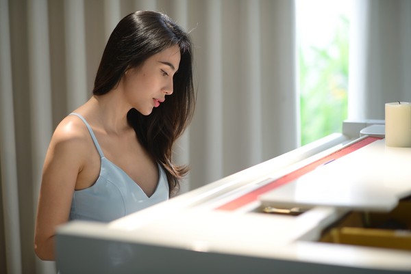 Thủy Tiên quay MV mới trong căn biệt thự của mình - Hình 3