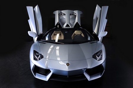 Với bộ sưu tập hình nền máy tính Lamborghini đẹp mắt, hãy cùng chiêm ngưỡng những chiếc siêu xe huyền thoại này nổi bật trên màn hình bạn.