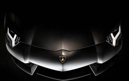 Lamborghini Aventador, chiếc siêu xe đỉnh cao mang đậm chất đường đua. Hình nền xe Lamborghini Aventador sẽ giúp bạn trải nghiệm cảm giác lái xe tốc độ chạm tới giới hạn, thách thức trái tim và tâm trí. Hãy chiêm ngưỡng và thưởng thức hình ảnh xe Lamborghini Aventador để cảm nhận dòng xe đỉnh cao này.