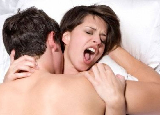 Vờ đã lên đỉnh, dính ngay tai nạn - Hình 1