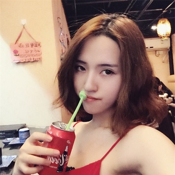 Cách trang điểm xinh lung linh cho nàng tóc ngắn - Hình 16